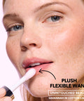 Sweet Treat Lip Oil in Cotton Candy – applicator